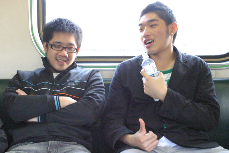 台灣鐵路旅遊攝影街拍帥哥對話旅客2006-01-31攝影照片18