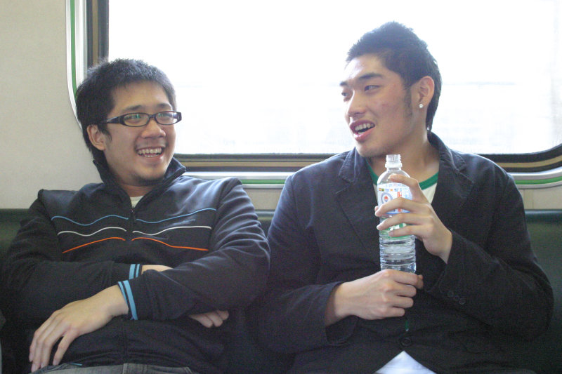 台灣鐵路旅遊攝影街拍帥哥對話旅客2006-01-31攝影照片20