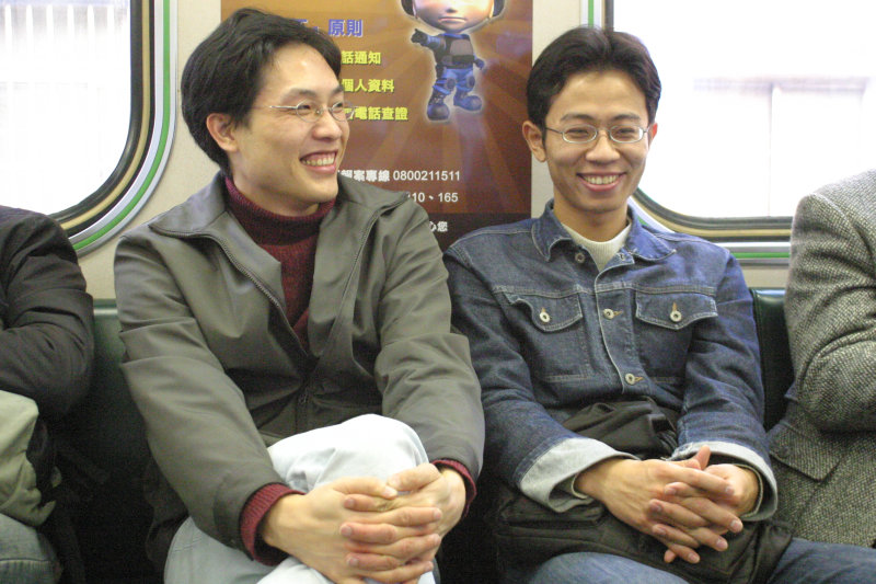 台灣鐵路旅遊攝影街拍帥哥對話的旅客2005-01-15攝影照片10