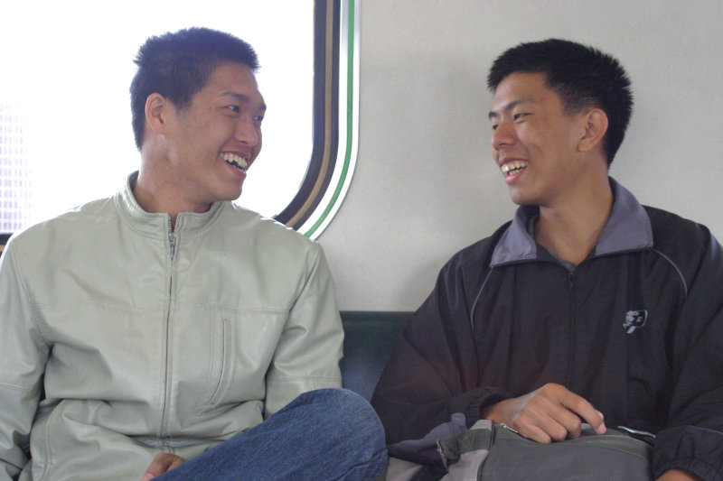 台灣鐵路旅遊攝影街拍帥哥對話的旅客2005-01-16(3)攝影照片30