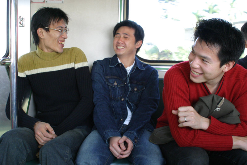 台灣鐵路旅遊攝影街拍帥哥對話的旅客2005-02-10攝影照片21