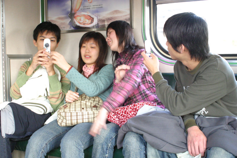 台灣鐵路旅遊攝影街拍帥哥拍照手機2005-02-10攝影照片3