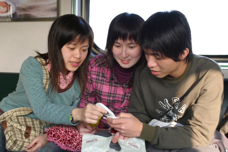 台灣鐵路旅遊攝影街拍帥哥拍照手機2005-02-10攝影照片9