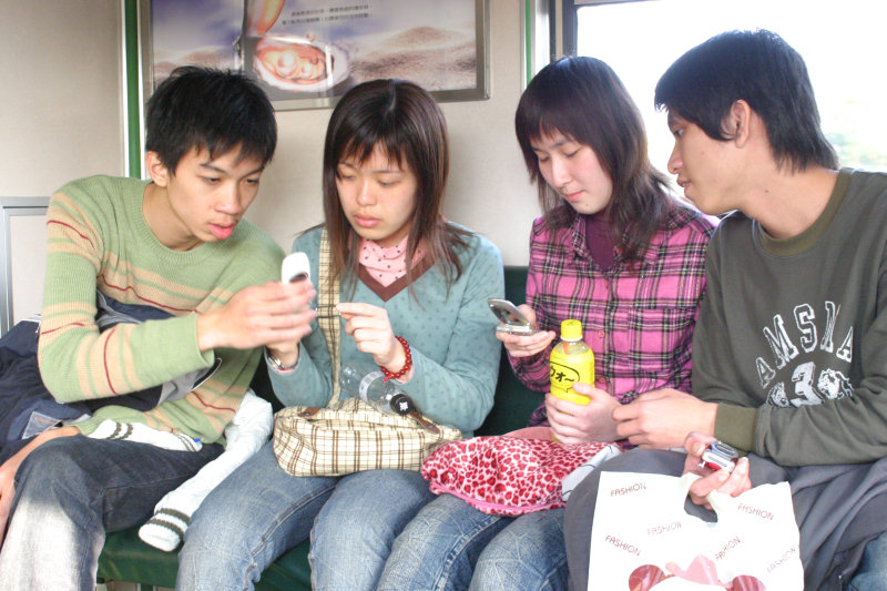 台灣鐵路旅遊攝影街拍帥哥拍照手機2005-02-10攝影照片10