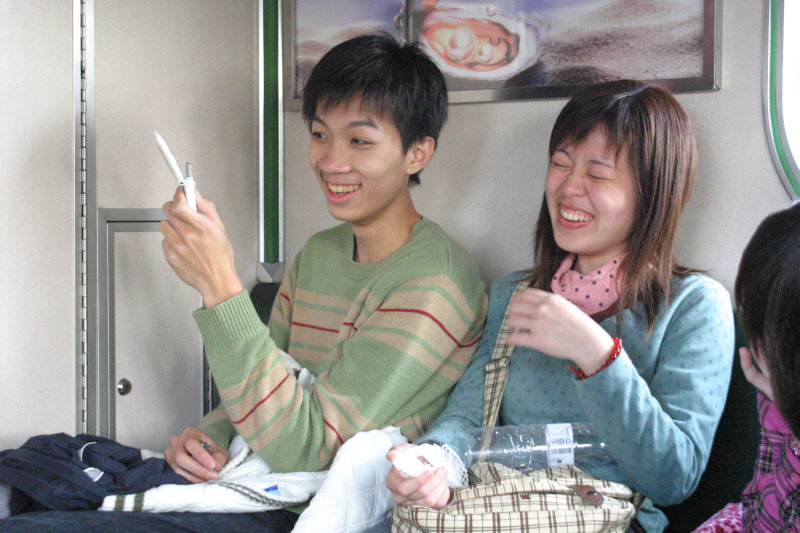 台灣鐵路旅遊攝影街拍帥哥拍照手機2005-02-10攝影照片13