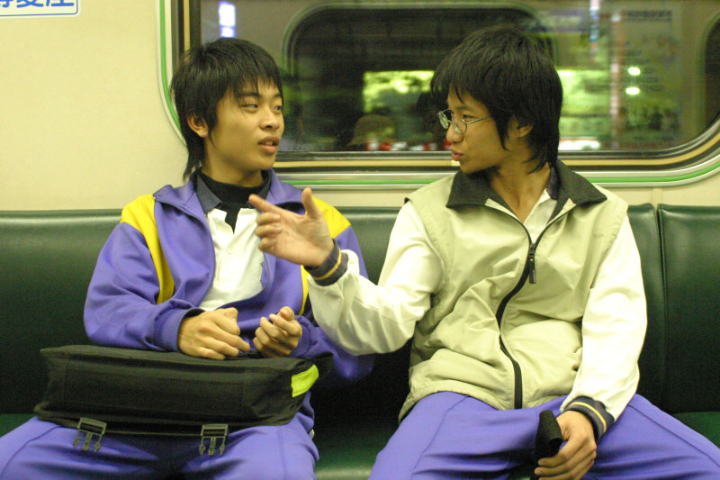 台灣鐵路旅遊攝影街拍帥哥東勢高工對話同學2006-01-03攝影照片10
