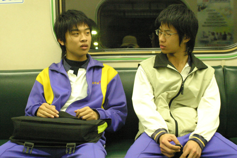 台灣鐵路旅遊攝影街拍帥哥東勢高工對話同學2006-01-03攝影照片13
