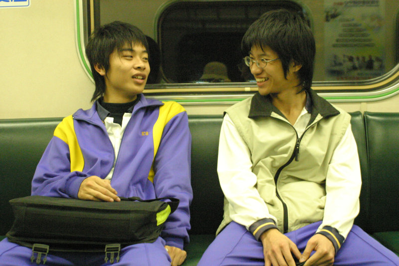 台灣鐵路旅遊攝影街拍帥哥東勢高工對話同學2006-01-03攝影照片14