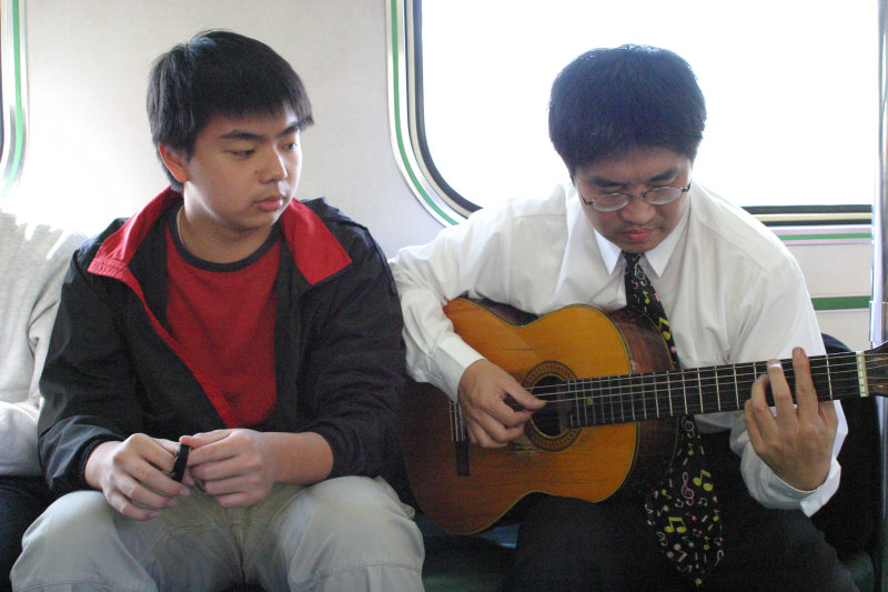 台灣鐵路旅遊攝影街拍帥哥藝文表演2005-01-23攝影照片3