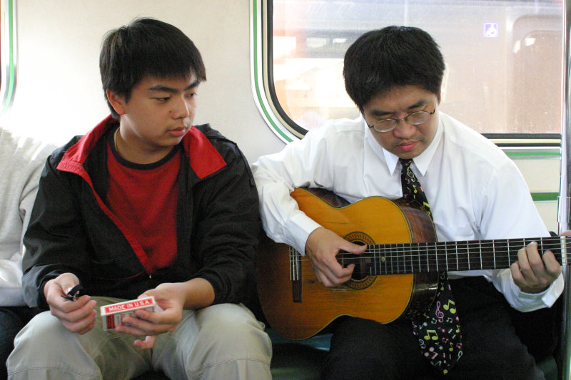 台灣鐵路旅遊攝影街拍帥哥藝文表演2005-01-23攝影照片4
