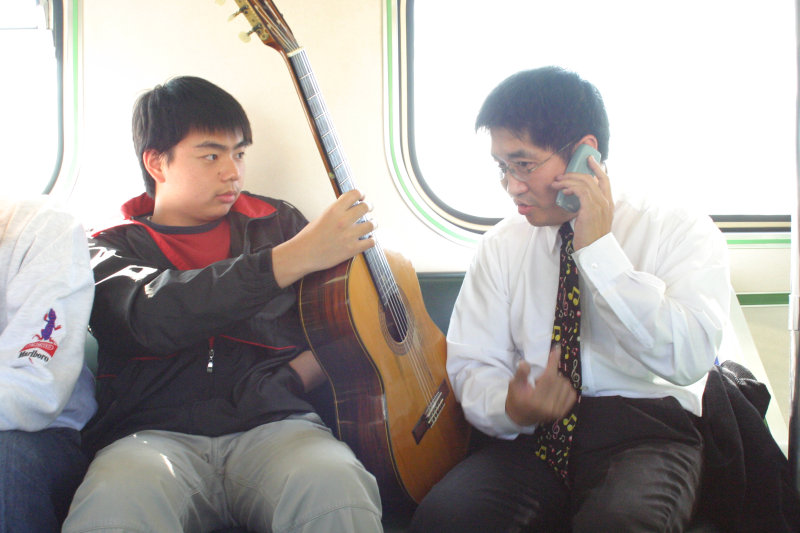 台灣鐵路旅遊攝影街拍帥哥藝文表演2005-01-23攝影照片9