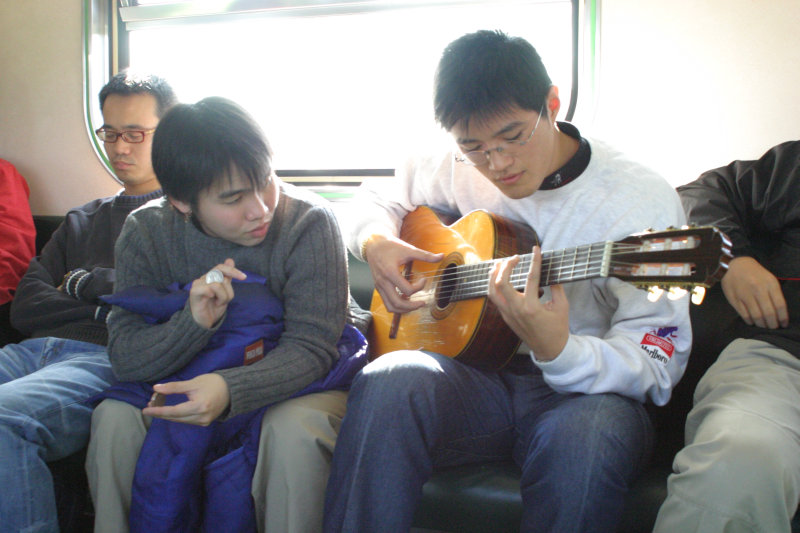 台灣鐵路旅遊攝影街拍帥哥藝文表演2005-01-23攝影照片10