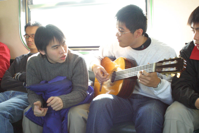 台灣鐵路旅遊攝影街拍帥哥藝文表演2005-01-23攝影照片12