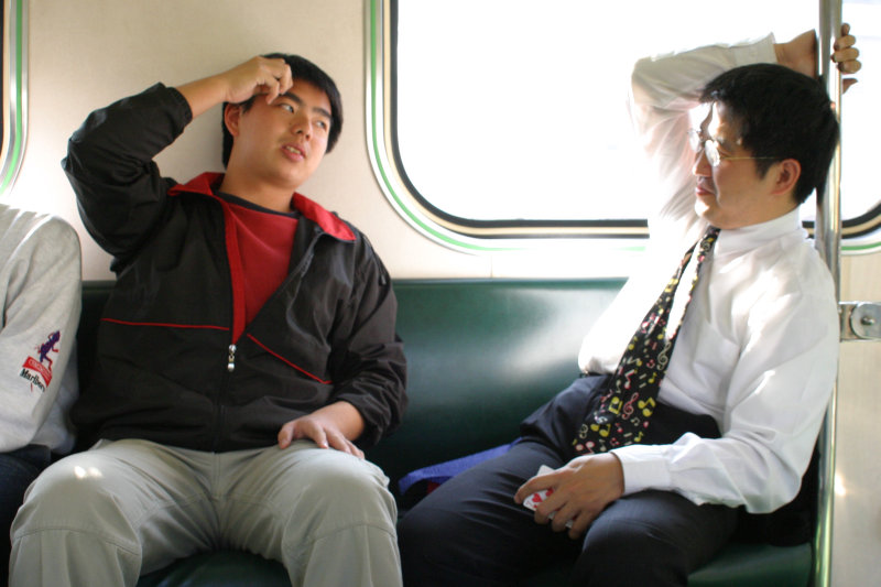 台灣鐵路旅遊攝影街拍帥哥藝文表演2005-01-23攝影照片41