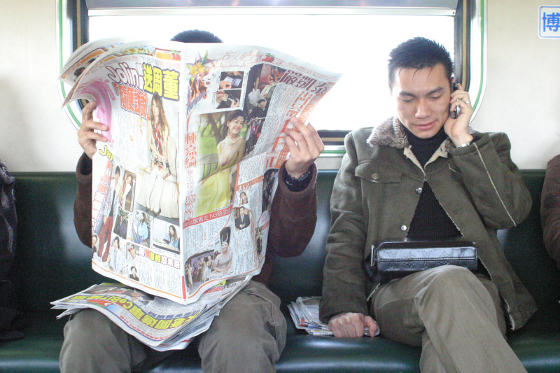 台灣鐵路旅遊攝影街拍帥哥蘋果日報2005-03-05攝影照片1