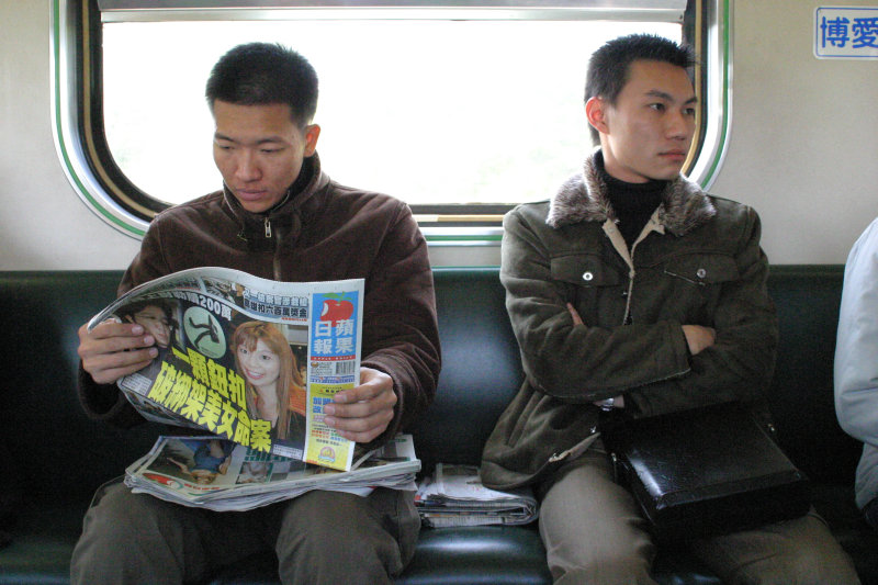 台灣鐵路旅遊攝影街拍帥哥蘋果日報2005-03-05攝影照片12