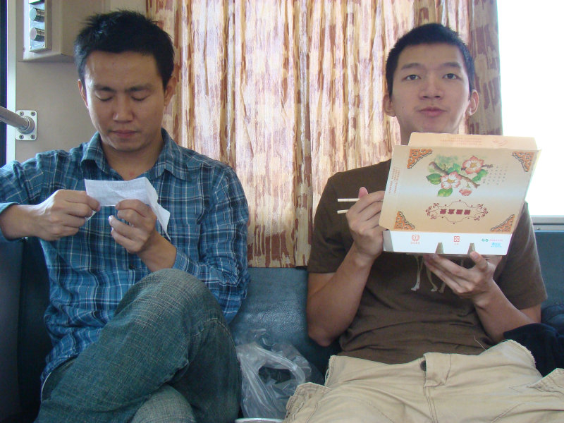 台灣鐵路旅遊攝影街拍帥哥談相機2010-01-10攝影照片14