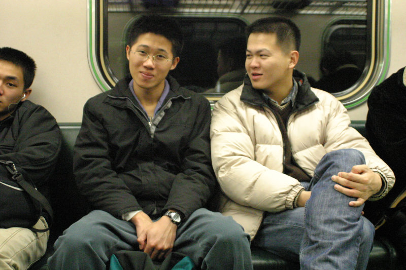 台灣鐵路旅遊攝影街拍帥哥阿兵哥2005-03-06攝影照片1