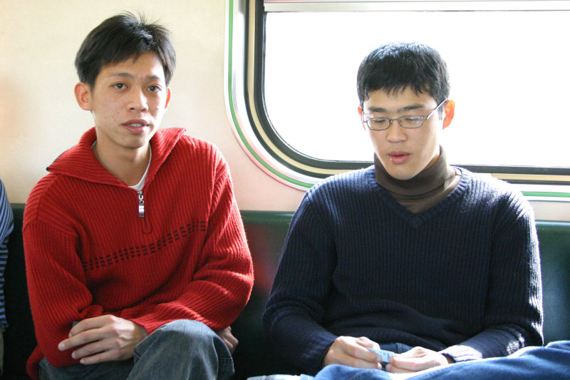 台灣鐵路旅遊攝影街拍帥哥阿兵哥的對話2005-02-10攝影照片6