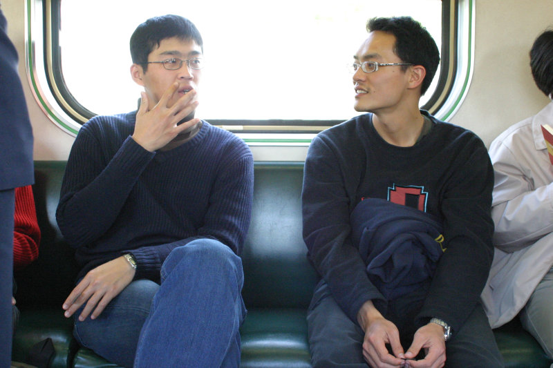 台灣鐵路旅遊攝影街拍帥哥阿兵哥的對話2005-02-10攝影照片17