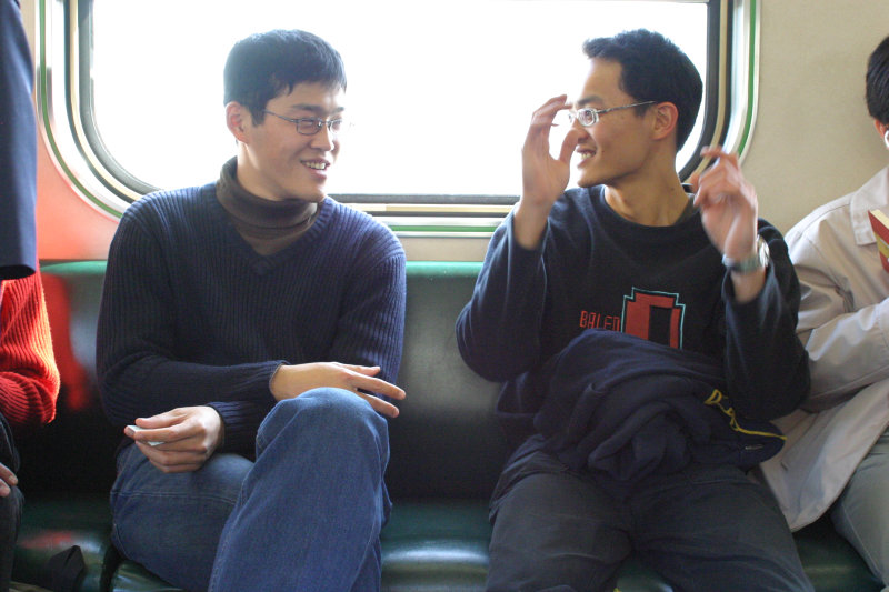 台灣鐵路旅遊攝影街拍帥哥阿兵哥的對話2005-02-10攝影照片20