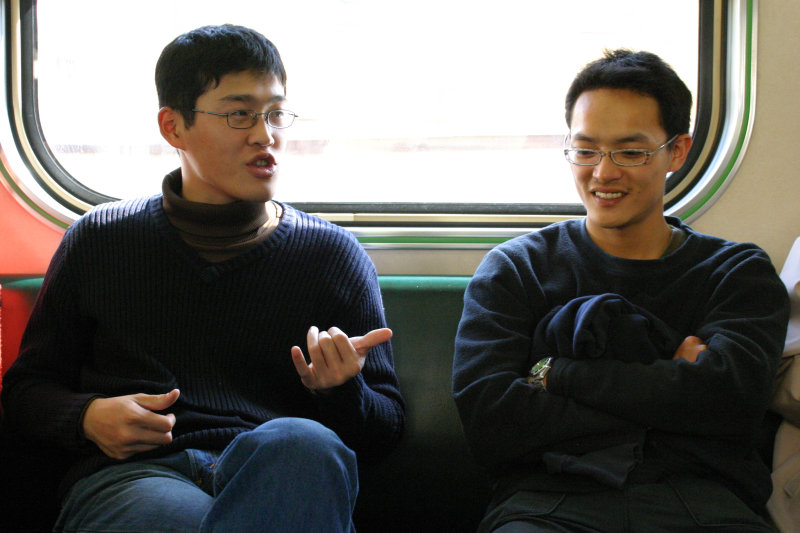 台灣鐵路旅遊攝影街拍帥哥阿兵哥的對話2005-02-10攝影照片28