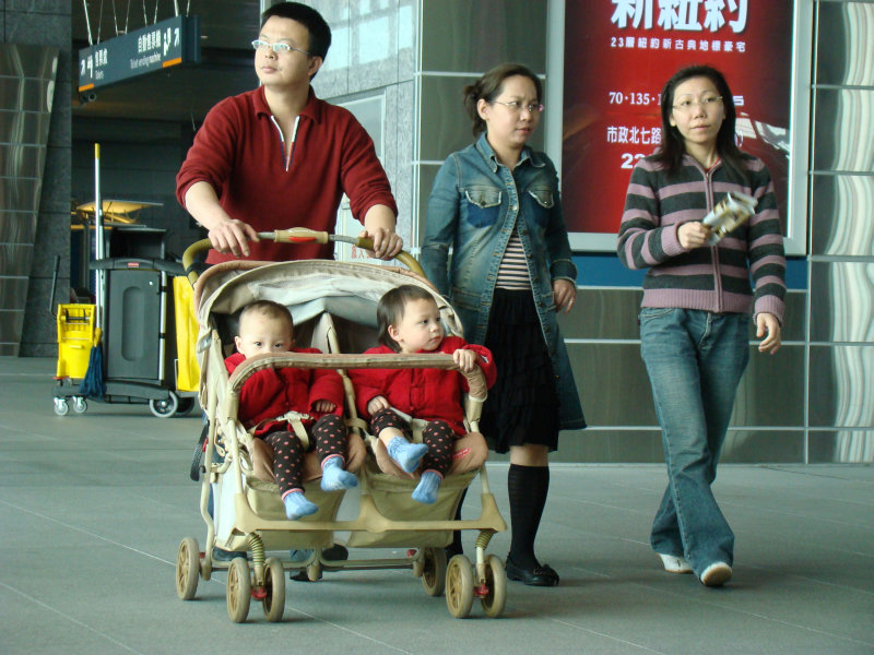 台灣鐵路旅遊攝影高鐵台灣高鐵台中烏日站旅客特寫篇攝影照片183