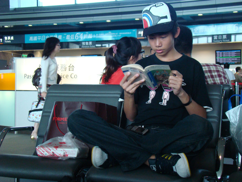 台灣鐵路旅遊攝影高鐵台灣高鐵台中烏日站旅客特寫篇攝影照片238