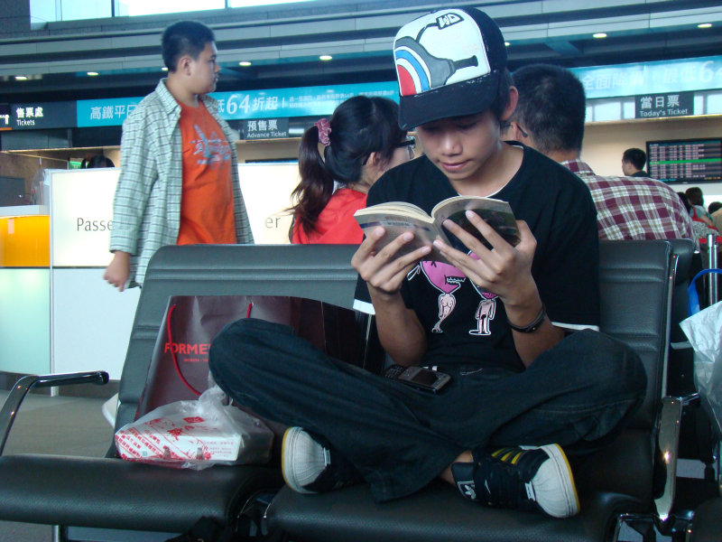 台灣鐵路旅遊攝影高鐵台灣高鐵台中烏日站旅客特寫篇攝影照片239