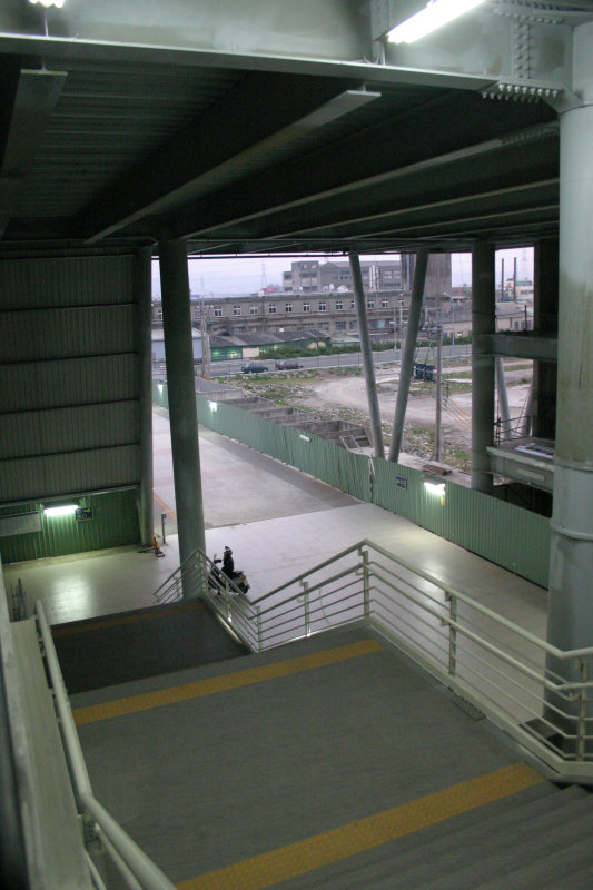 台灣鐵路旅遊攝影高鐵台鐵新烏日火車站20080307攝影照片6