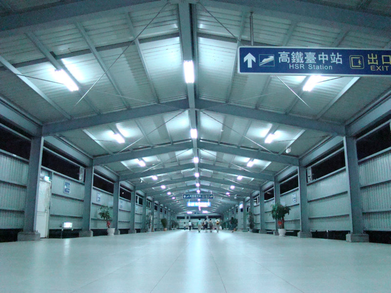 台灣鐵路旅遊攝影高鐵台鐵新烏日火車站建築攝影照片2
