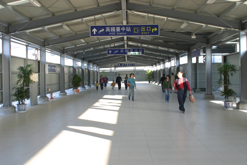 台灣鐵路旅遊攝影高鐵台鐵新烏日火車站建築攝影照片37