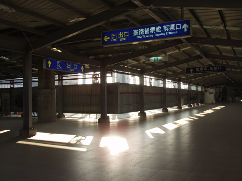 台灣鐵路旅遊攝影高鐵台鐵新烏日火車站建築攝影照片39