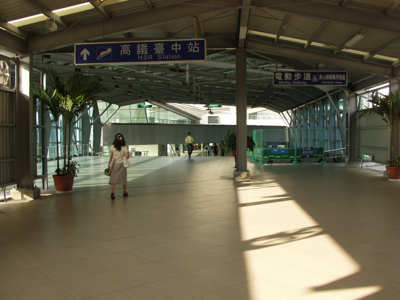 台灣鐵路旅遊攝影高鐵台鐵新烏日火車站建築攝影照片40