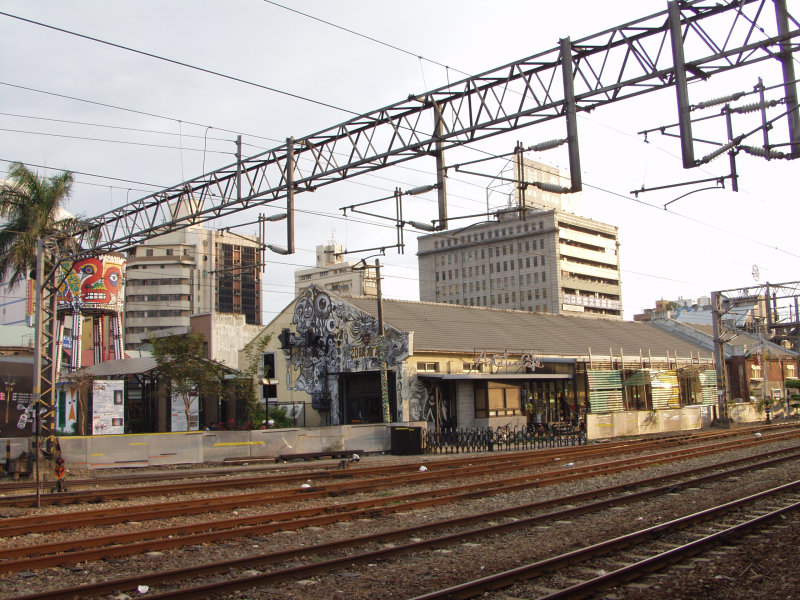 倉庫建築外觀2000年至2003年橘園經營時期台中20號倉庫藝術特區藝術村