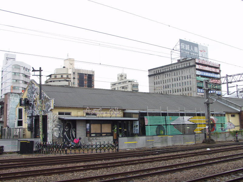 倉庫建築外觀2000年至2003年橘園經營時期台中20號倉庫藝術特區藝術村