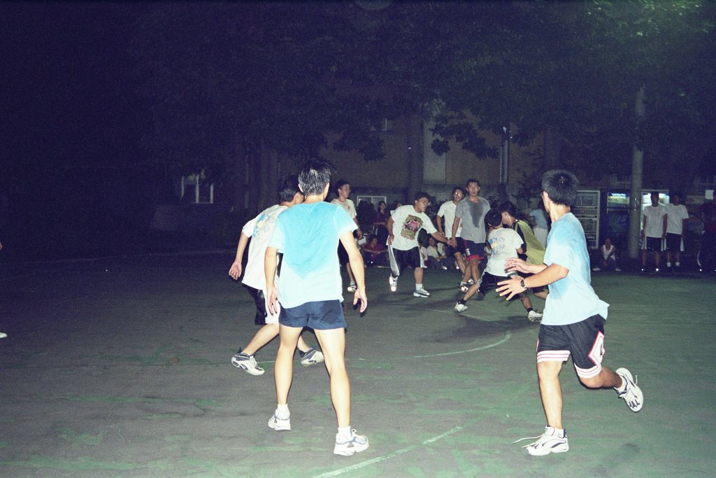 台中教育大學夜間籃球底片影像