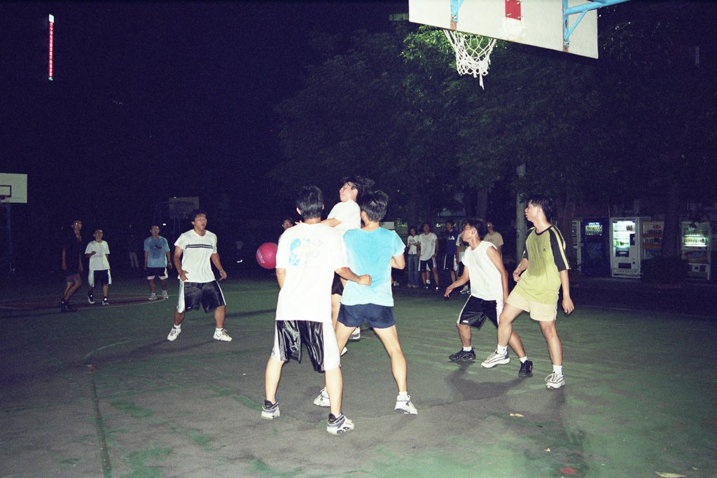 台中教育大學夜間籃球底片影像