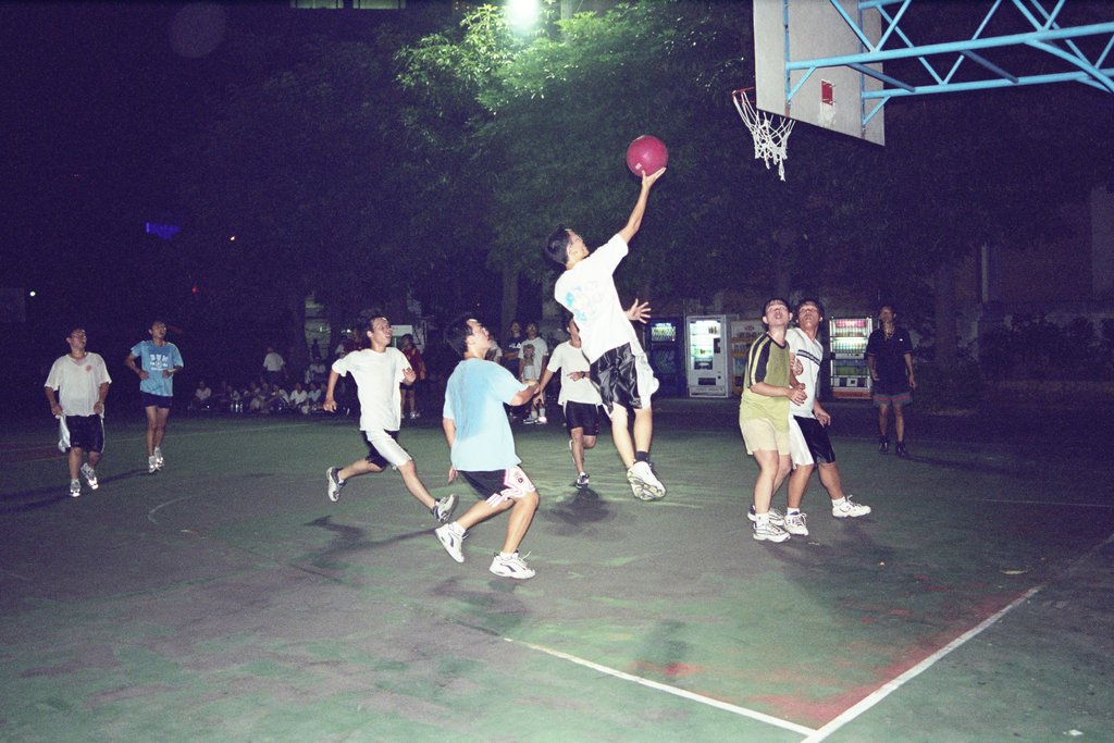 台中教育大學夜間籃球底片影像