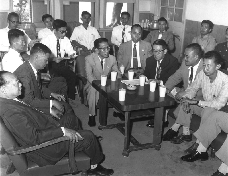 台灣省第一屆農業教育展老照片時光機