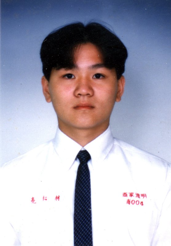 大頭照帥哥同學會老照片時光機