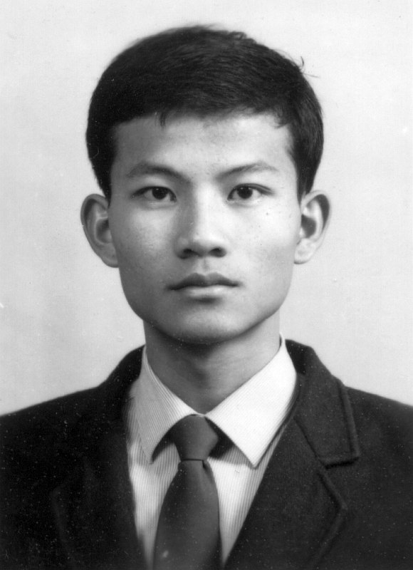 大頭照帥哥同學會老照片時光機