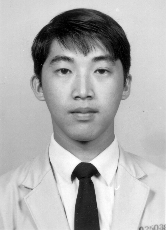 大頭照帥哥同學會老照片時光機