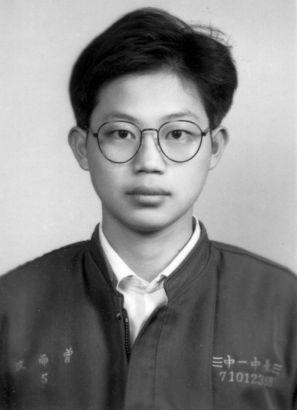 大頭照帥哥同學會老照片時光機