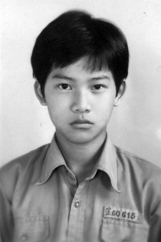 大頭照帥哥同學會老照片時光機