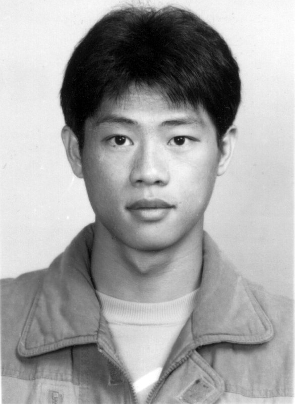 大頭照帥哥同學會老照片時光機