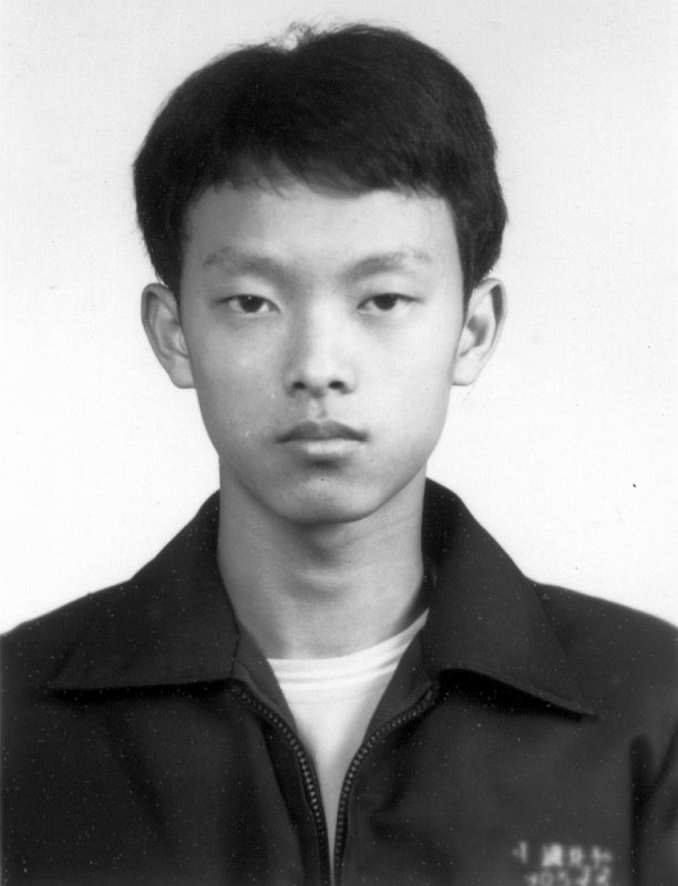 大頭照帥哥同學會老照片時光機