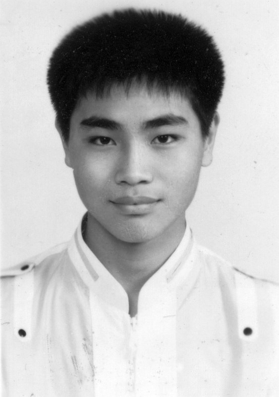 大頭照帥哥同學會老照片時光機