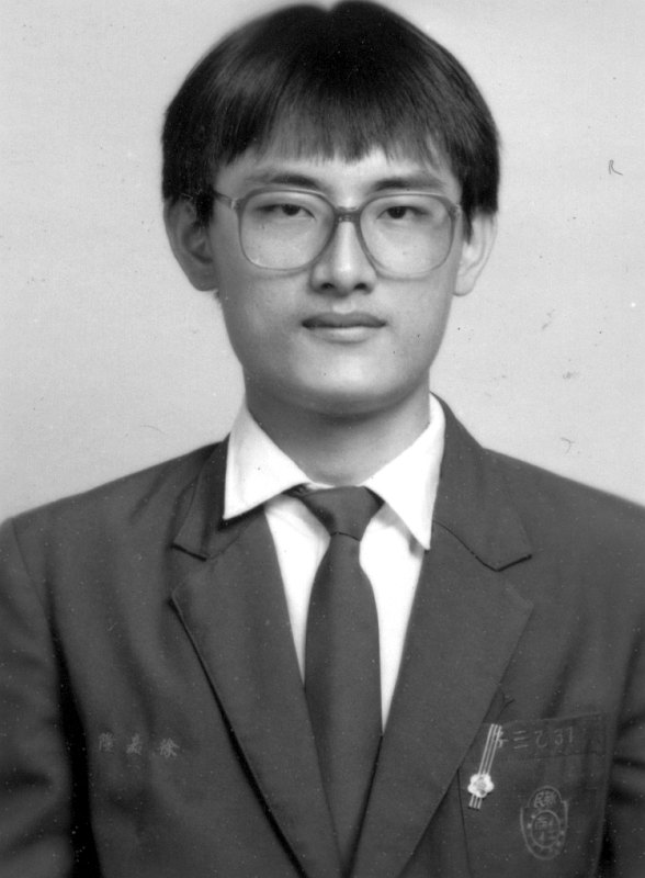 大頭照帥哥同學會老照片時光機