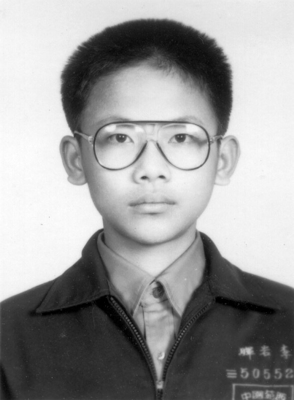 大頭照帥哥同學會老照片時光機